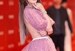 国产糖心UP女演员淑怡最新动态揭秘，青春活力备受关注！