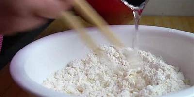 糖心国产锅锅酱：美味家常菜的必备调味品，舌尖上的味道！