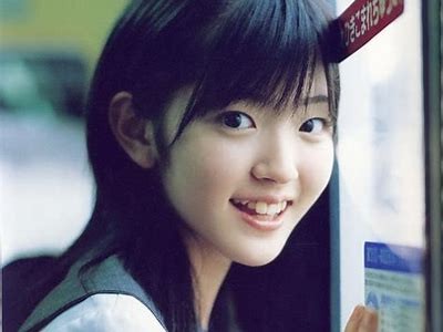 甜美糖心纱裙少女在线欣赏，展现青春魅力与时尚风采