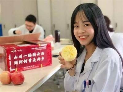 探索国产糖心：铃木君带你走进美味Vlog世界